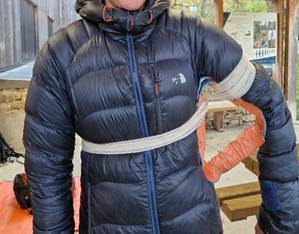 Une image contenant personne, habits, vêtements d’extérieur, plein air
Le contenu généré par l’IA peut être incorrect.