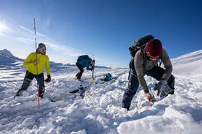 Une image contenant plein air, neige, ciel, personne

Le contenu généré par l’IA peut être incorrect.
