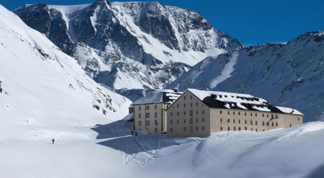 Deux places disponibles séjour raquettes au Grand St Bernard image article