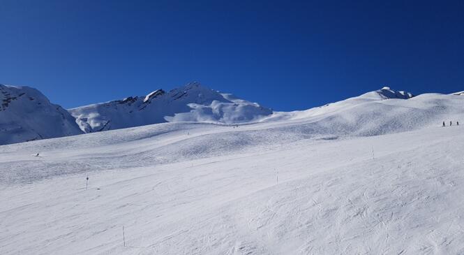 Ski de piste aux Karellis avec l'ASVEL image article