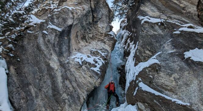 WE Perfectionnement à la Cascade de Glace avec les Guides des Ecrins du 17 au 19 Février 2024 image article