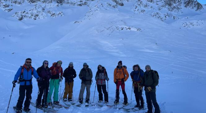 Snowboard de randonnée - Sur la voie de la neige image article