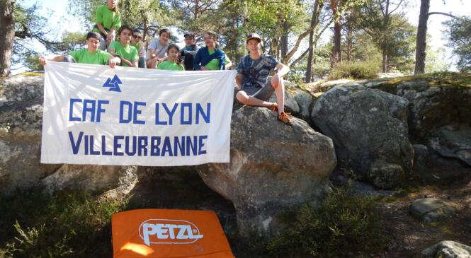 ECOLE ESCALADE JEUNE : camp 4.16 BLEAU image article