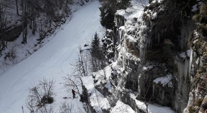 Cascade à l'Alpe, dry-tooling dans le Vercors image article