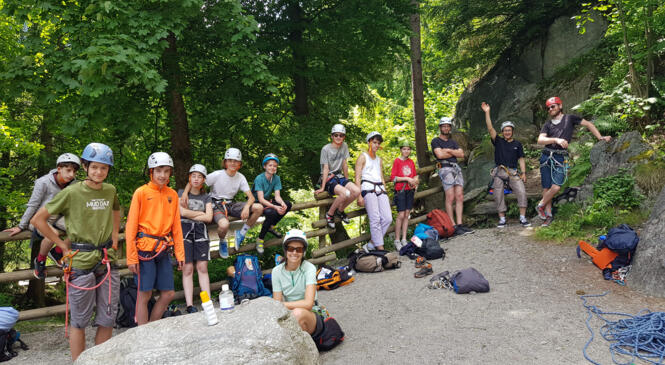 Retour sur le week-end Escalade Jeunes 12-17 ans à Chamonix !!! image article