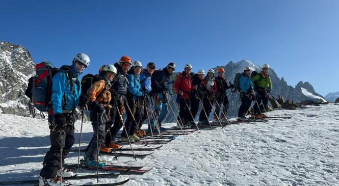 Semaine ski de rando "Aiguilles rouge - Mont Blanc" du 20 au 27 mars 2022 image article