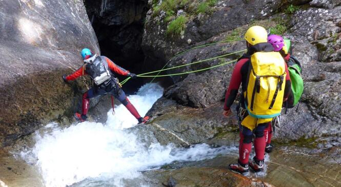 Stage Autonomie en Canyoning image article