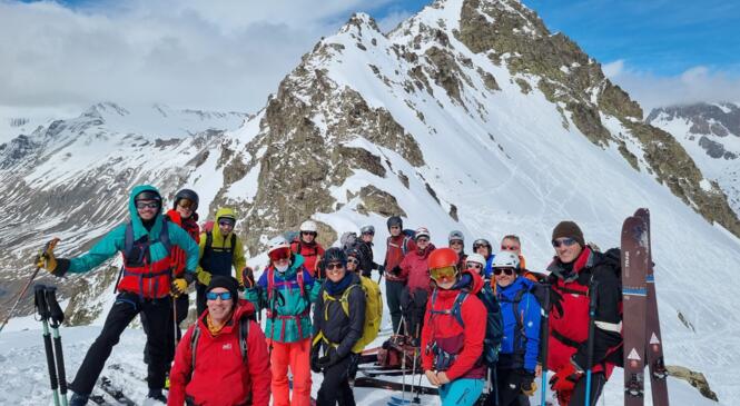 Une météo presque inespérée pour une belle sortie découverte en Oisans les 25-26 mars 2023 ! image article
