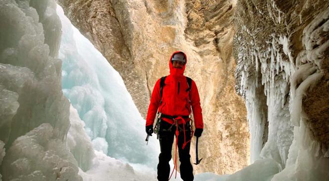 WE Perfectionnement à la cascade de glace avec les Guides des Ecrins du 3 au 5 Février 2024 image article