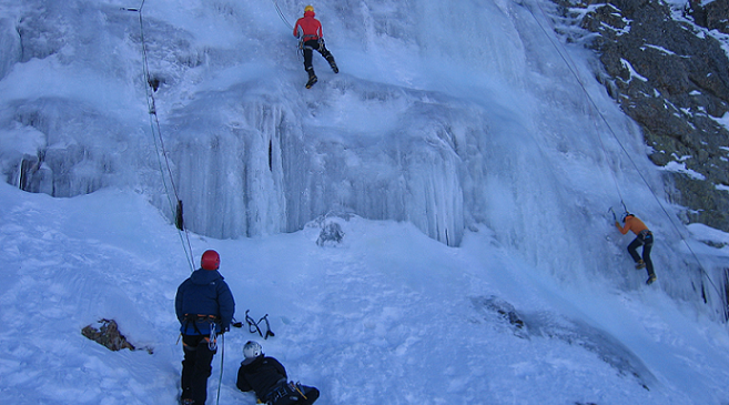 Cycle perfectionnement cascade de glace 2024 image article