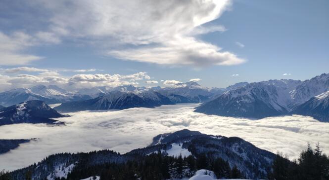 Cycle Découverte Snow Rando : une mer de nuages sous le soleil de Lauzière image article