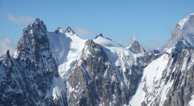 Cycle alpinisme perfectionnement 2025 - 2 WE neiges et 2 WE rochers - INSCRIPTIONS TERMINEES image article