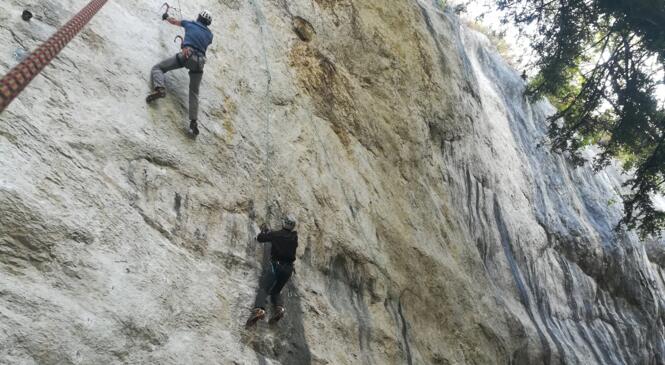 Sessions initiation et perfectionnement dry-tooling – en soirée à charbonnière image article