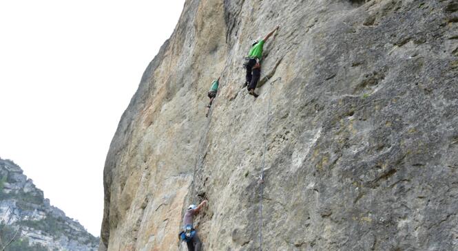 WE Baston du 1er mai dans les gorges du Tarn image article