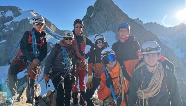 Alpinisme neige pour l'école d'aventure image article